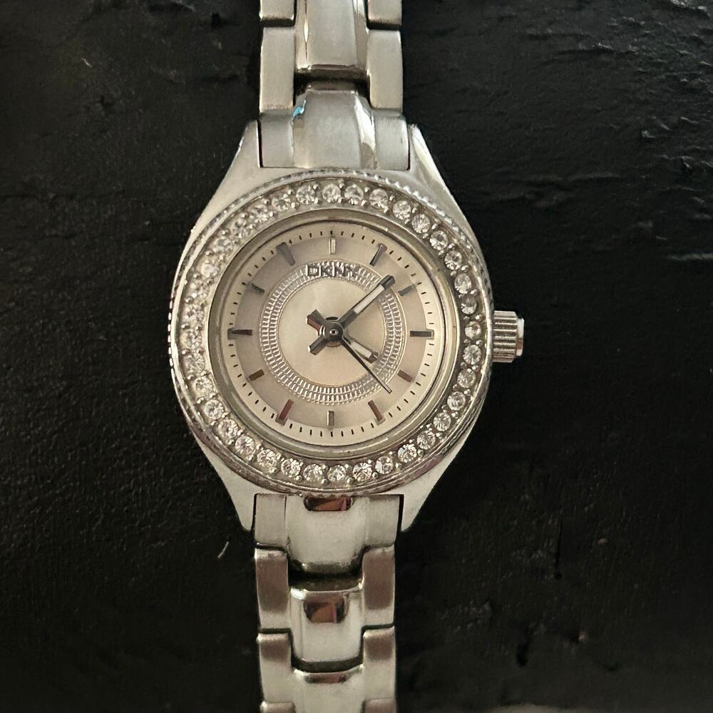 DKNY Silver-tone Crystal Bezel St. Steel Women’s Watch Working New Battery